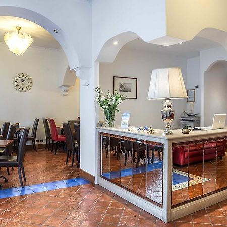 Hotel Caracciolo Rome Bagian luar foto
