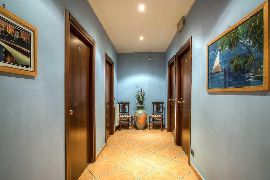 Hotel Caracciolo Rome Bagian luar foto