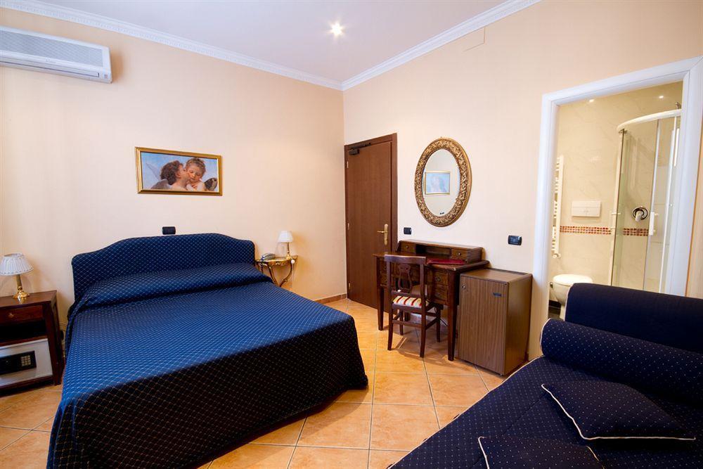 Hotel Caracciolo Rome Bagian luar foto