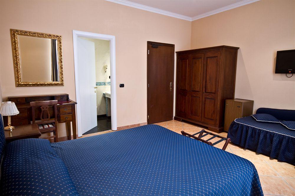 Hotel Caracciolo Rome Bagian luar foto