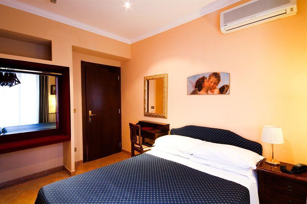 Hotel Caracciolo Rome Bagian luar foto