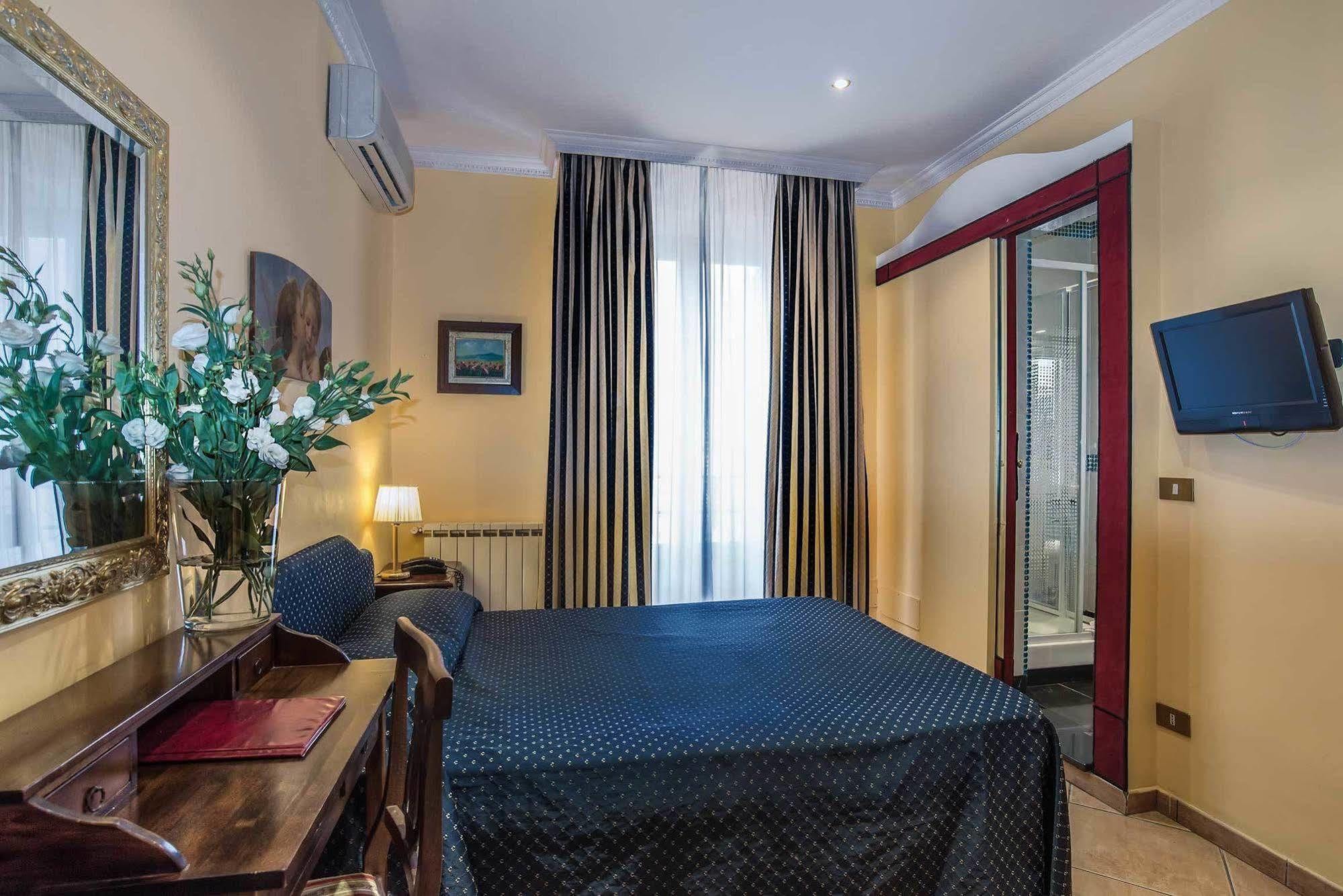 Hotel Caracciolo Rome Bagian luar foto